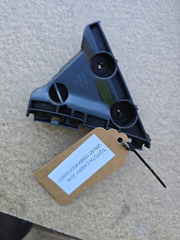 Toyota Camry 2006-2011 OEM Rear Bumper Bracket Retainer Right| Melbourne and Sydney