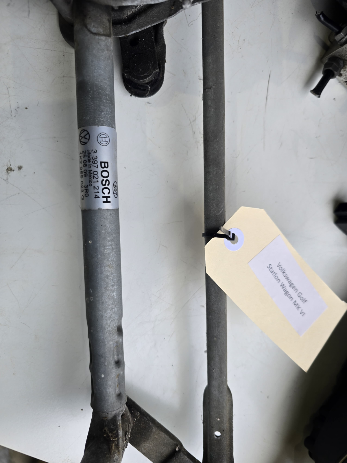 OEM VW GOLF MK VI 2008-2013 Windshield Wiper Linkage| Melbourne and Sydney
