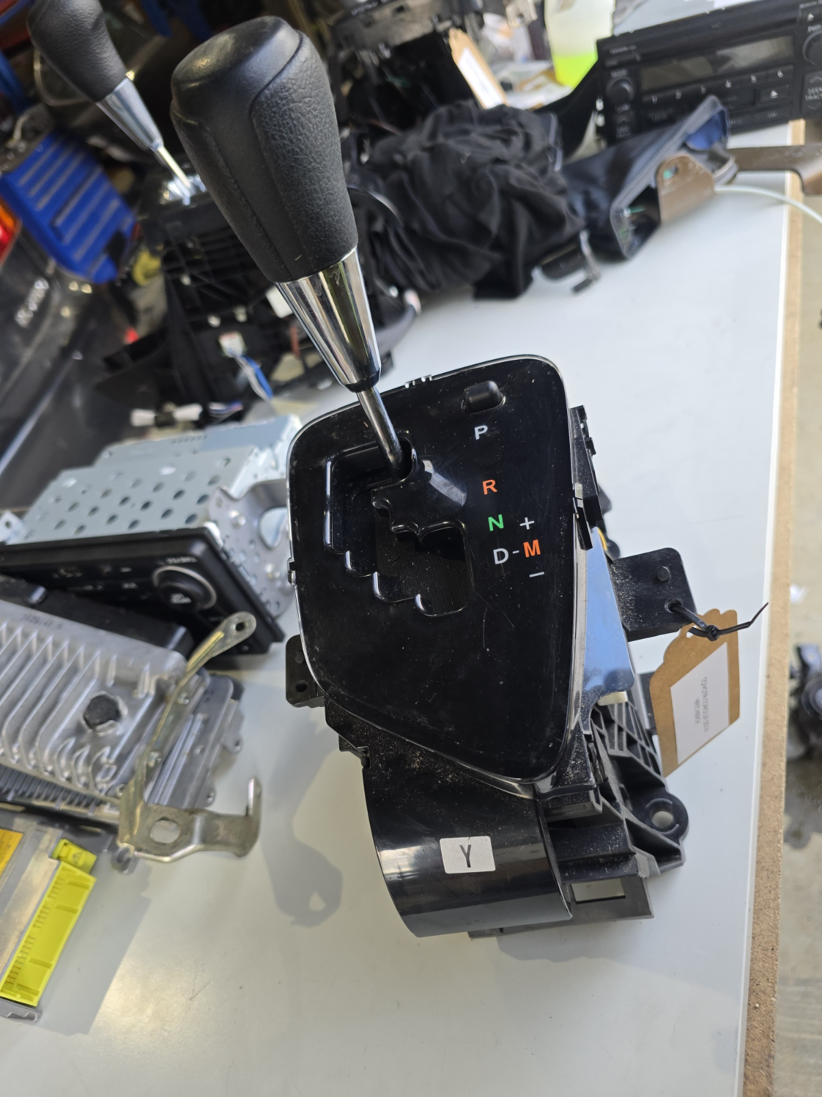 USED OEM TOYOTA COROLLA 2015 SEDAN GEAR SHIFTER ASSEMBLY| Melbourne and Sydney