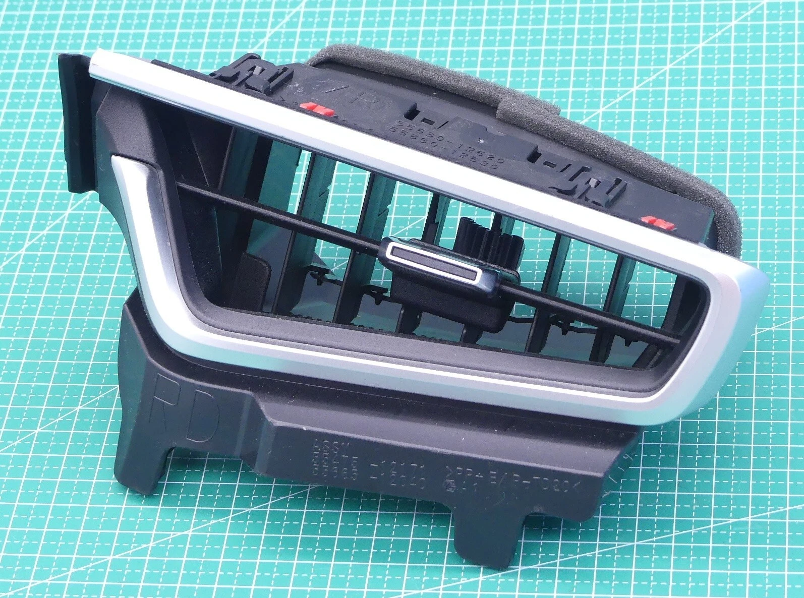 Toyota Corolla Hatchback RHD Dashboard Right Air Vent OEM Genuine 55660-12520| Melbourne and Sydney