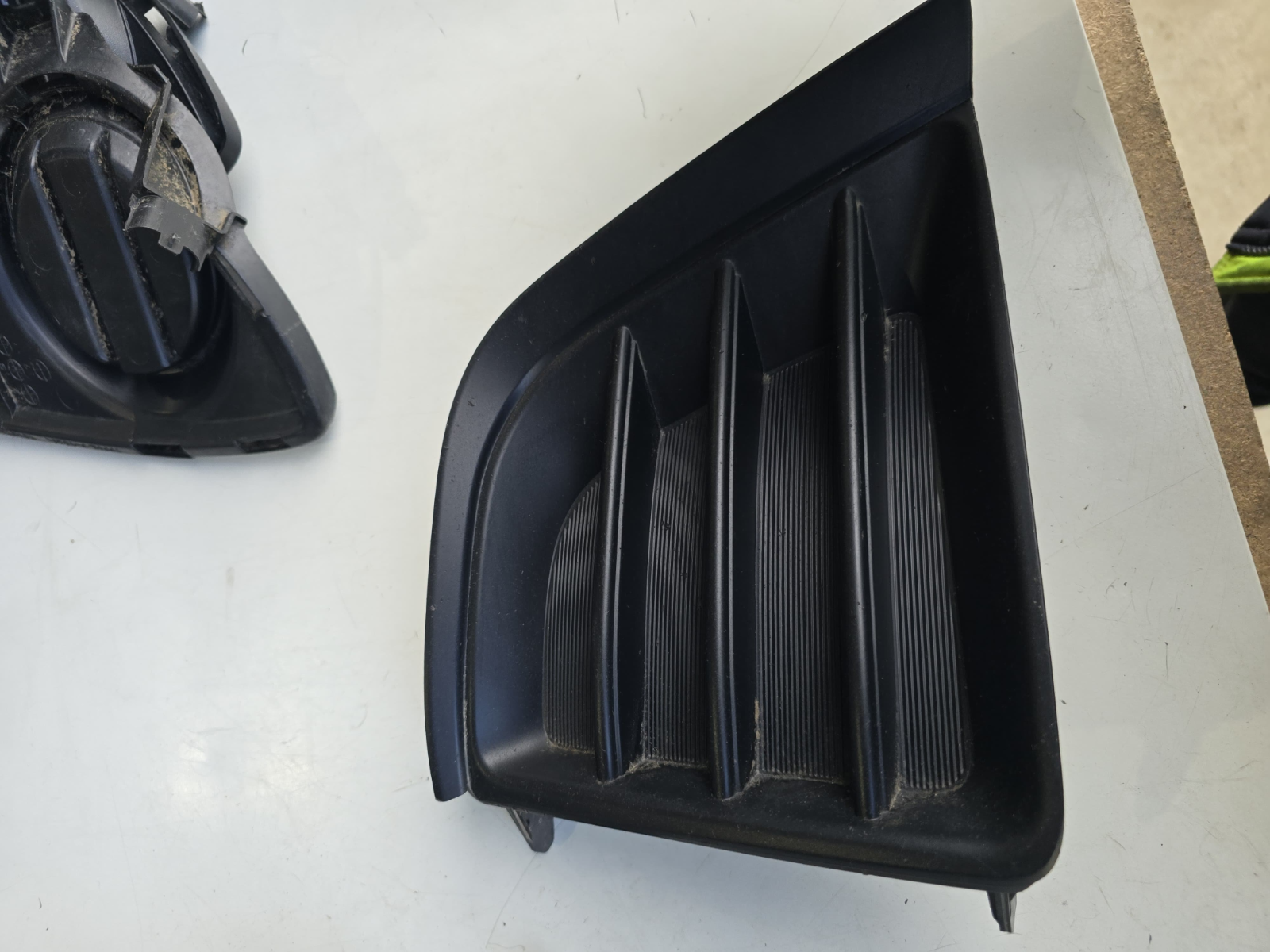 2013-2016 Toyota Corolla Sedan OEM Fog Light Cover LH 81482-02430| Melbourne and Sydney