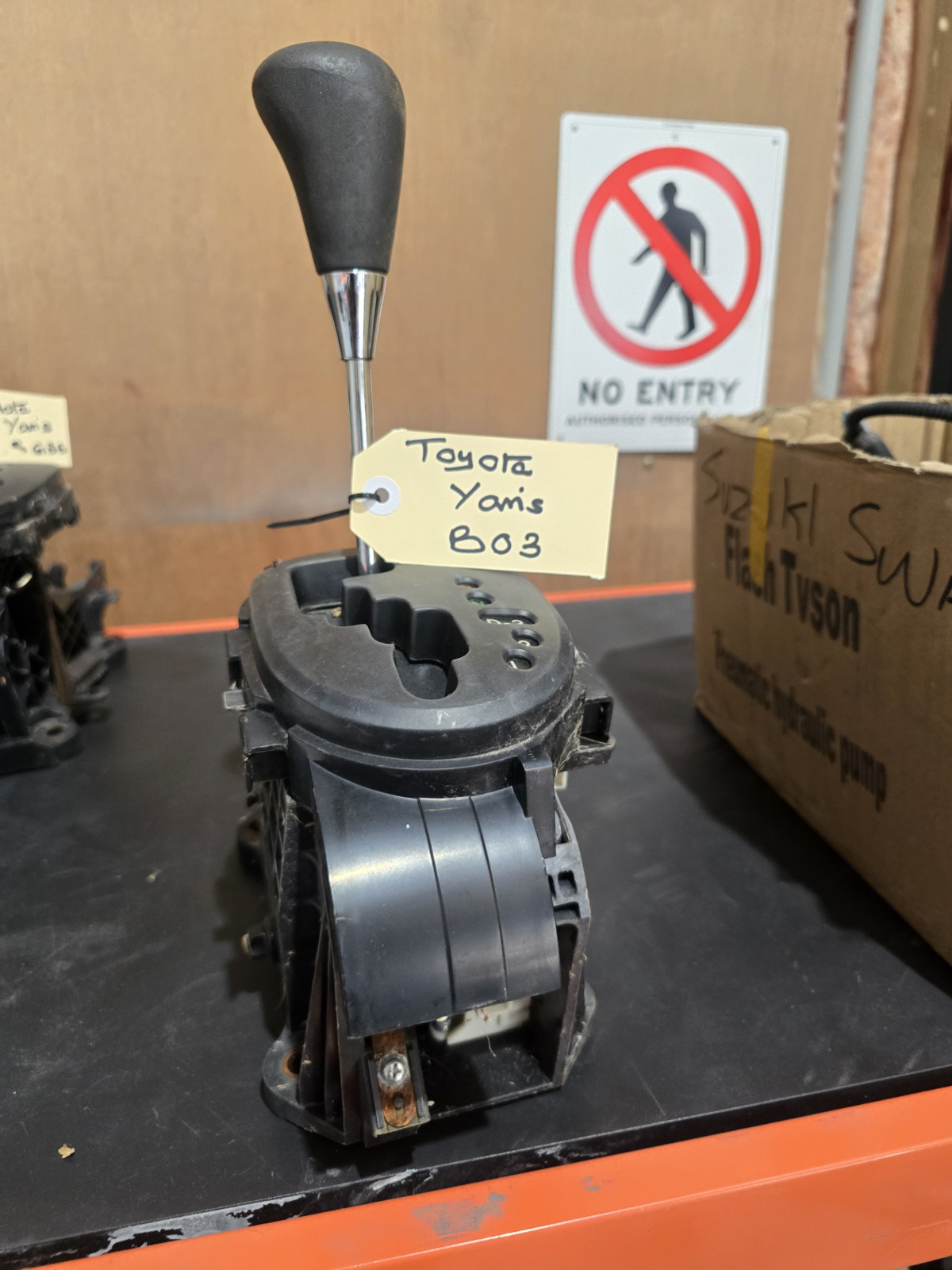 USED OEM TOYOTA YARIS BO3 GEAR SHIFTER ASSEMBLY| Melbourne and Sydney