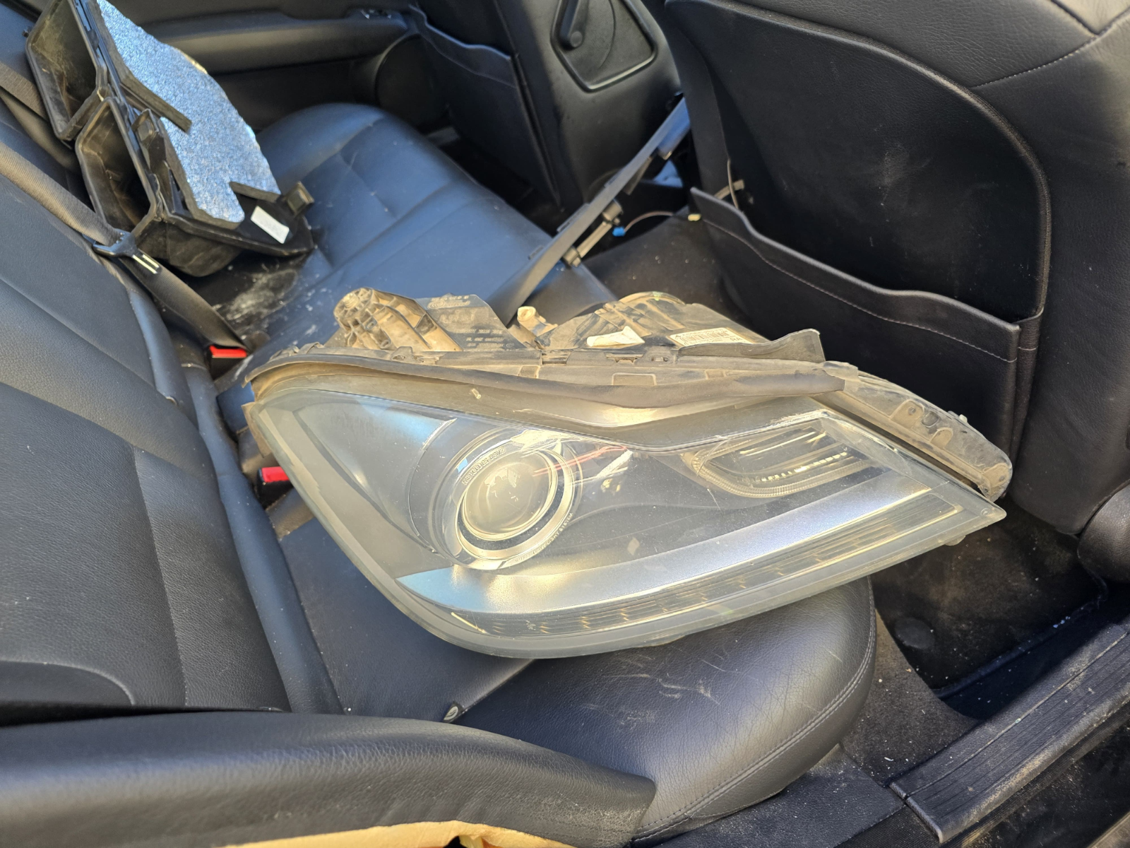 Used Mercedes Benz C250 2011-2013 Headlight Right| Melbourne and Sydney