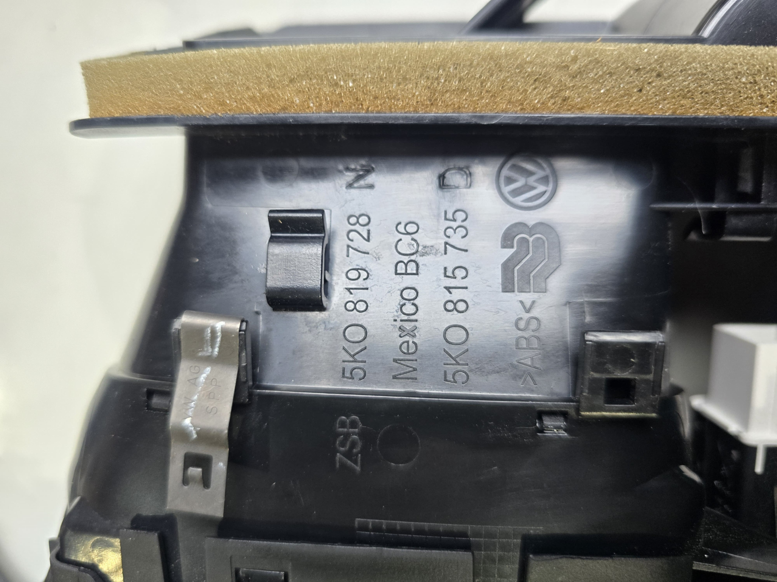 OEM VW GOLF MK VI DASHBOARD CENTRE TWIN MIDDLE HEATER AIR VENT 5K0819728| Melbourne and Sydney