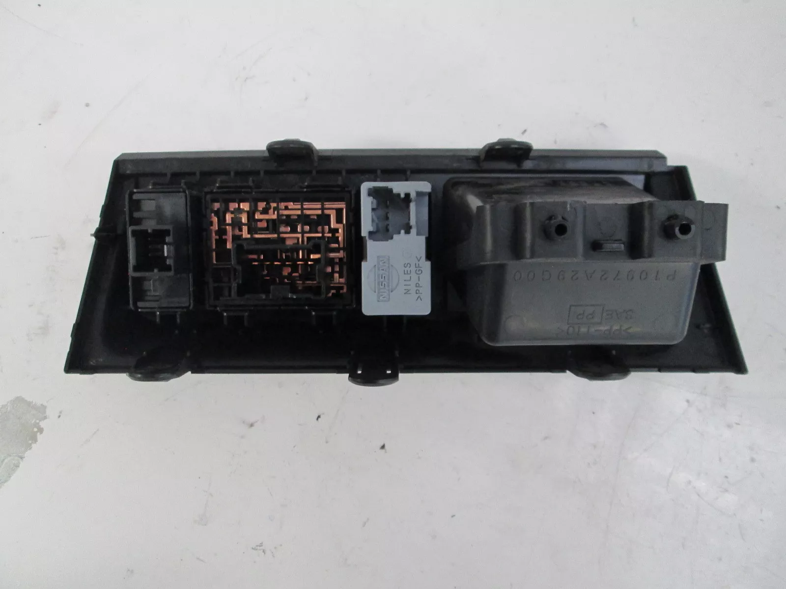 OEM NISSAN TIIDA C11 06-2013 LWR,DOOR LOCK & MIRROR ADJUSTMENT SWITCH| Melbourne and Sydney