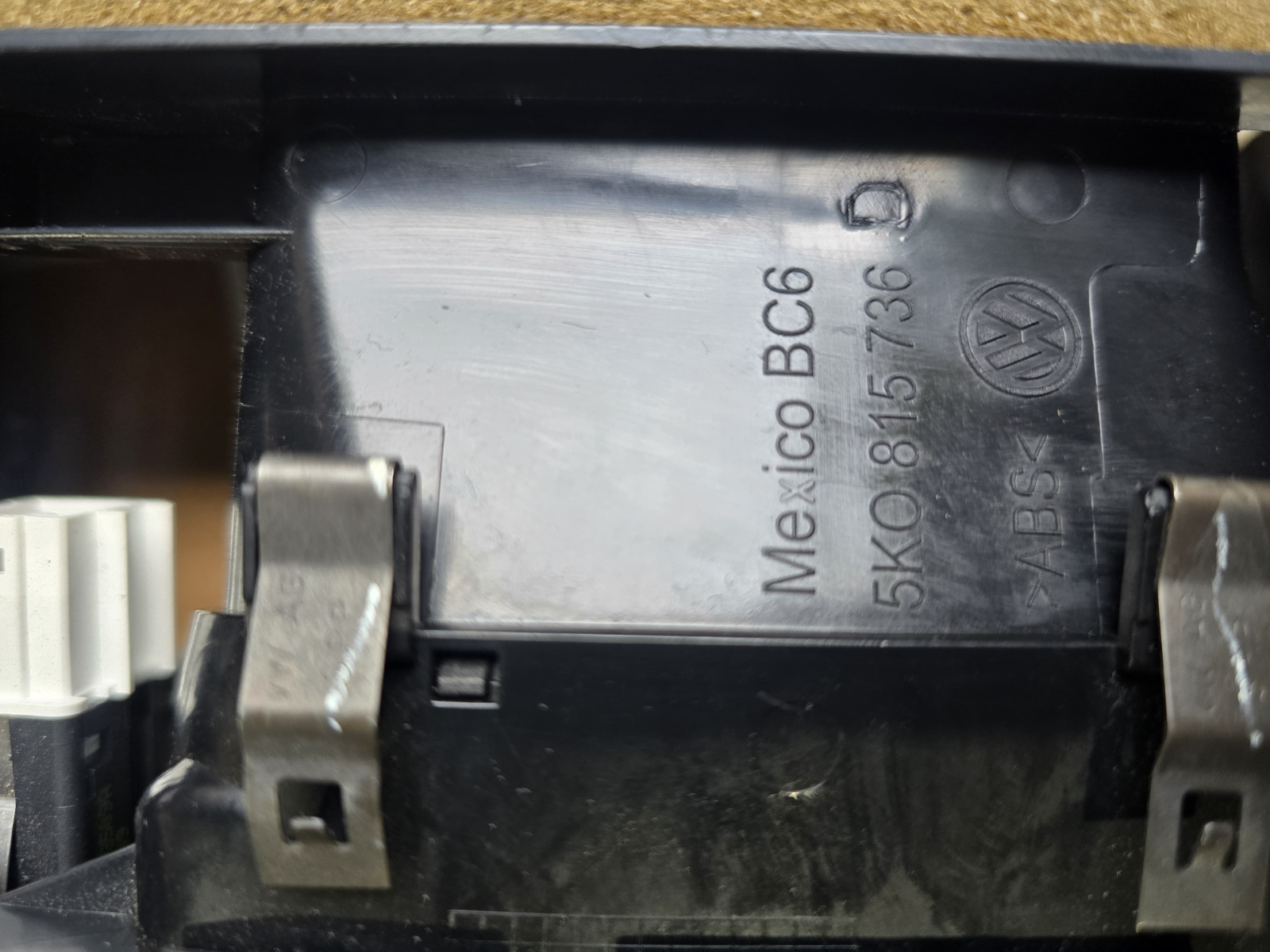 OEM VW GOLF MK VI DASHBOARD CENTRE TWIN MIDDLE HEATER AIR VENT 5K0819728| Melbourne and Sydney