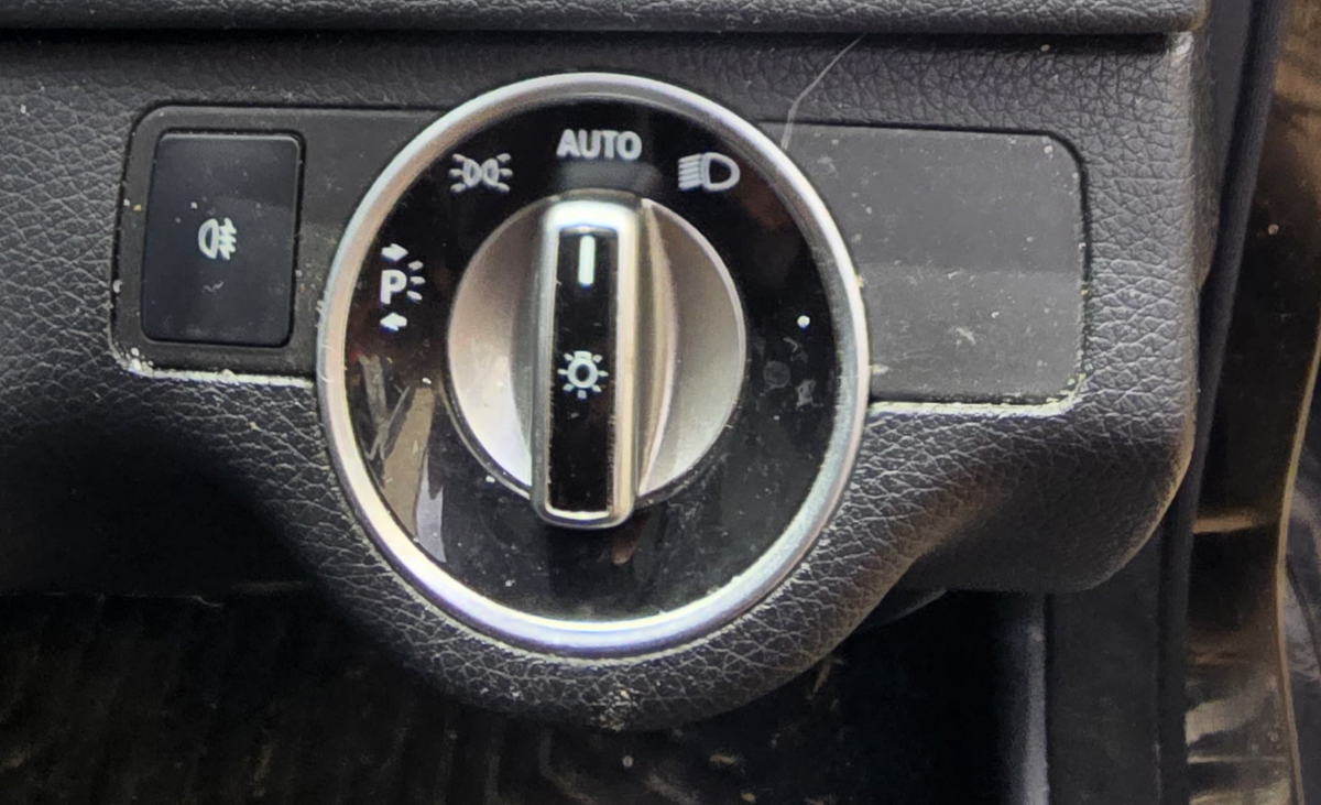 Used Mercedes Benz C250 2011-2013 Headlight Switch| Melbourne and Sydney