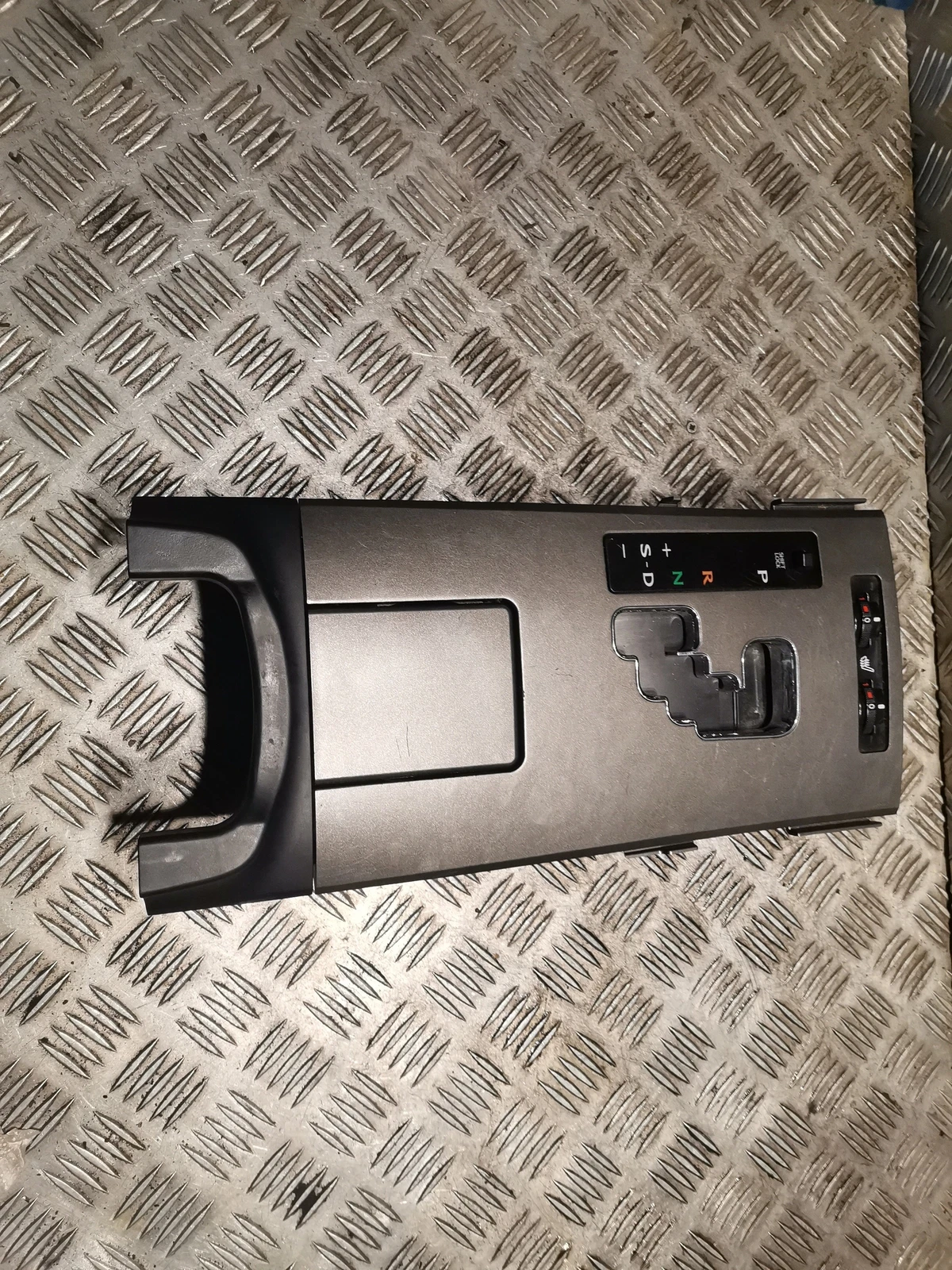OEM LEXUS IS250 IS350 2007-2012,Centre Shifter Console Panel Seat Heater Cup| Melbourne and Sydney