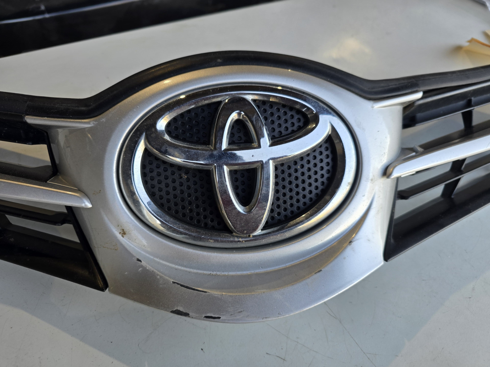 FRONT TOP GRILL FITS TOYOTA COROLLA 2012 53114-12200| Melbourne and Sydney