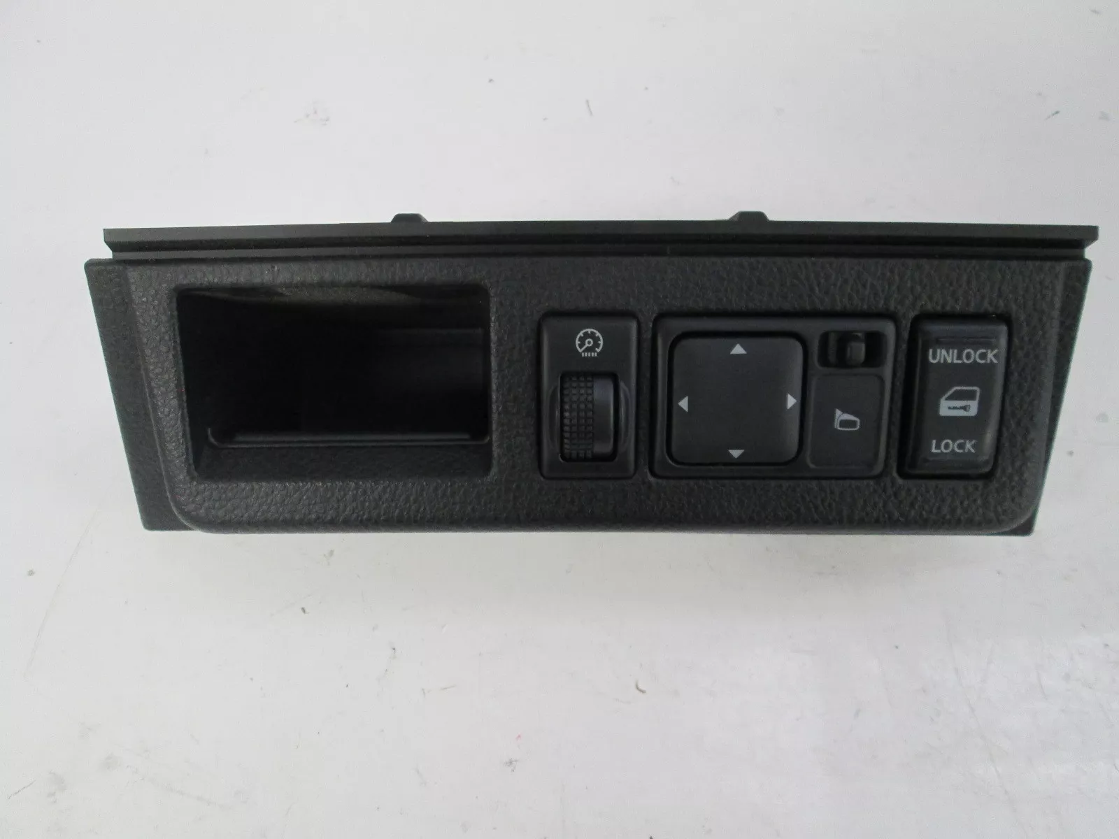 OEM NISSAN TIIDA C11 06-2013 LWR,DOOR LOCK & MIRROR ADJUSTMENT SWITCH| Melbourne and Sydney