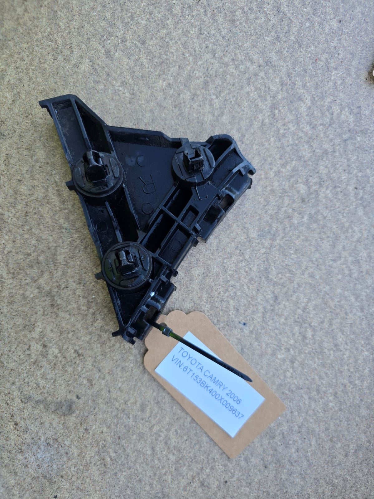 Toyota Camry 2006-2011 OEM Rear Bumper Bracket Retainer Right| Melbourne and Sydney