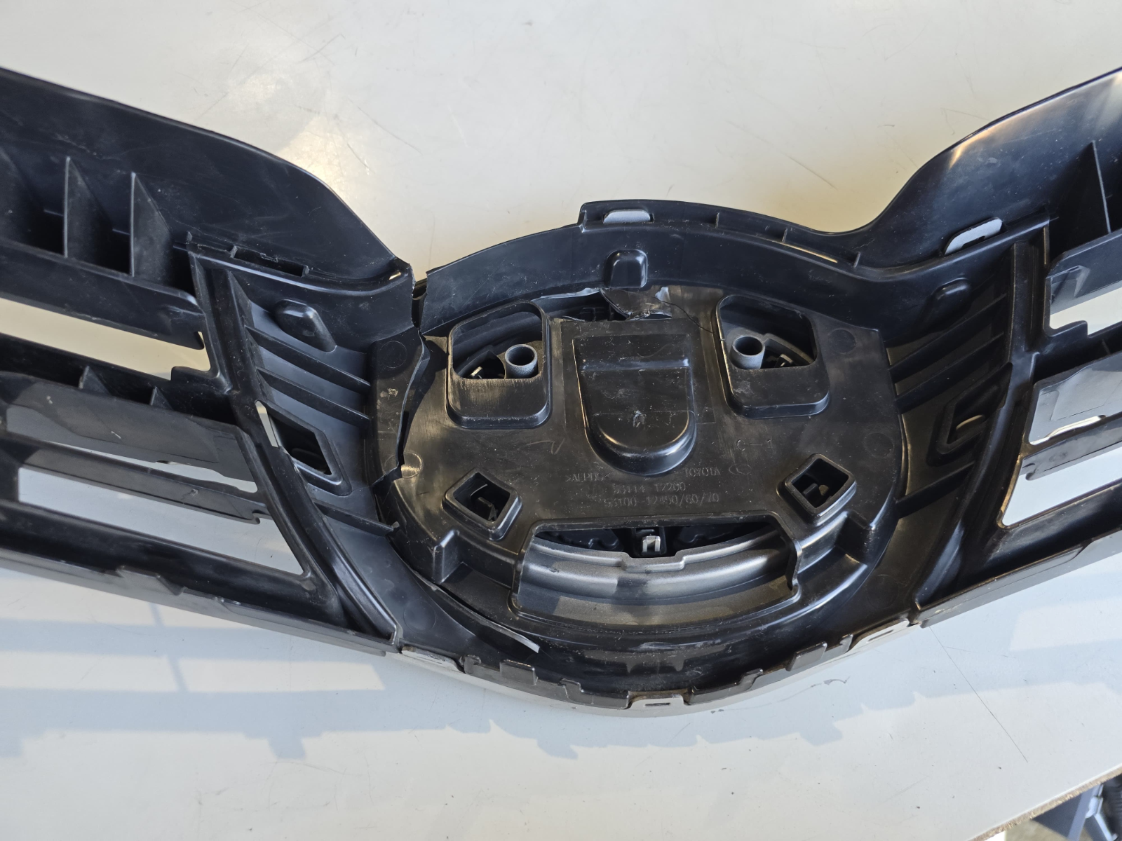 FRONT TOP GRILL FITS TOYOTA COROLLA 2012 53114-12200| Melbourne and Sydney