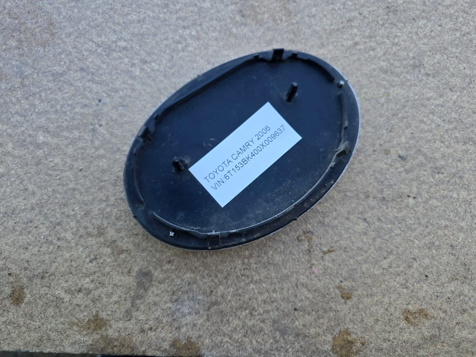 TOYOTA CAMRY/AURION 2006-2011 OEM EMBLEM\ORNAMENT| Melbourne and Sydney