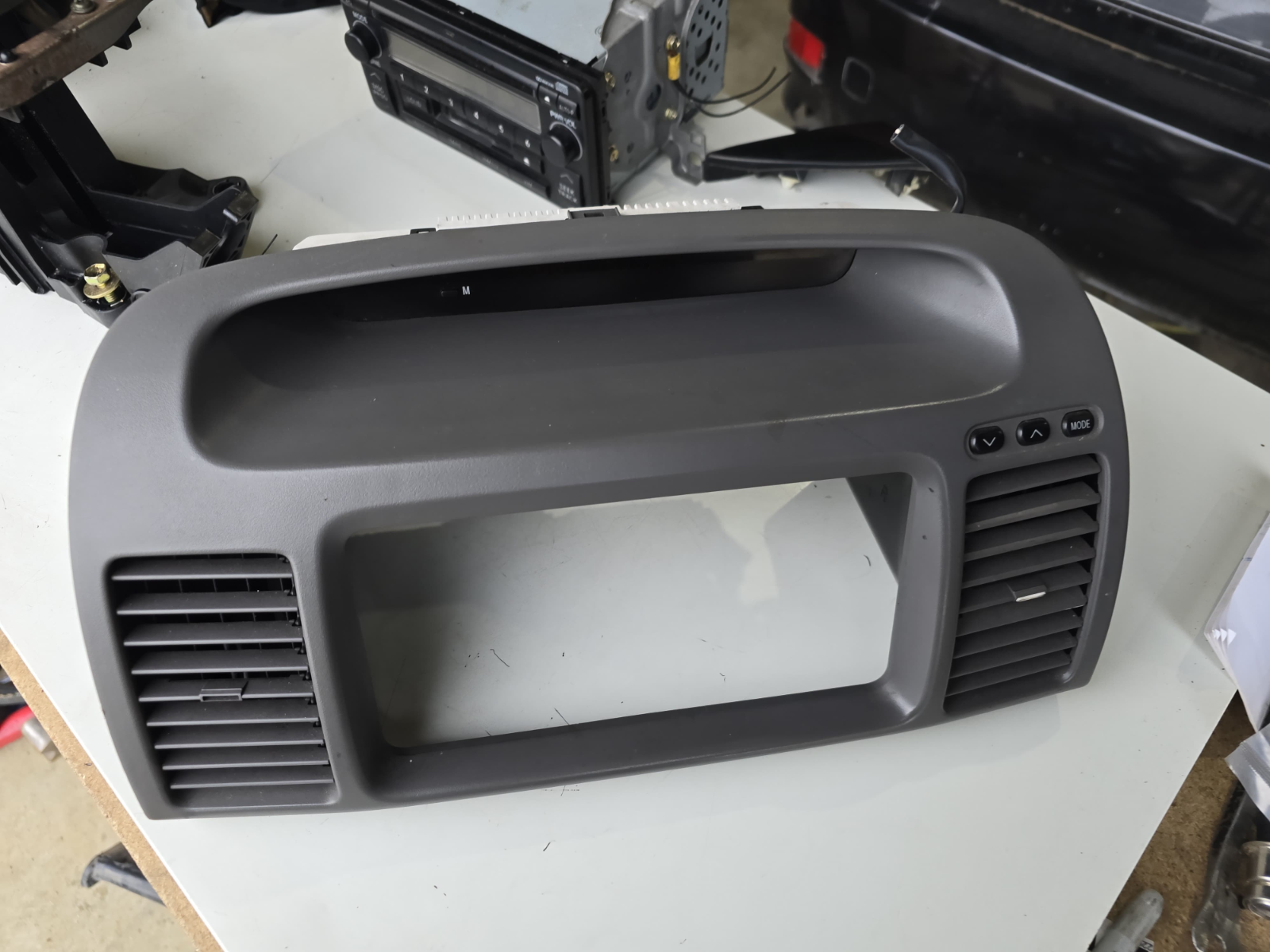 2002 06 TOYOTA CAMRY RADIO AC AIR VENTS CENTER DASH TRIM GRAY OEM| Melbourne and Sydney
