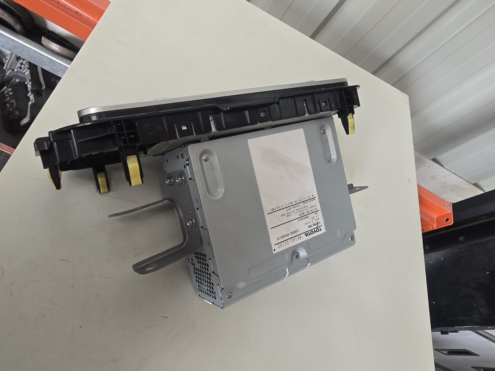 OEM TOYOTA YARIS HATCH 2011-2017 MULTIPLEX BODY NETWORK ECU COMPUTER 89221-52621| Melbourne and Sydney