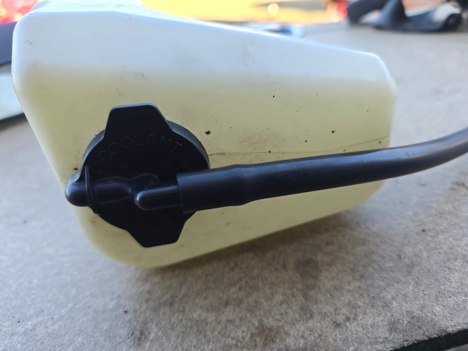 TOYOTA CAMRY/AURION 2006-2011 OEM WASHER BOTTLE| Melbourne and Sydney