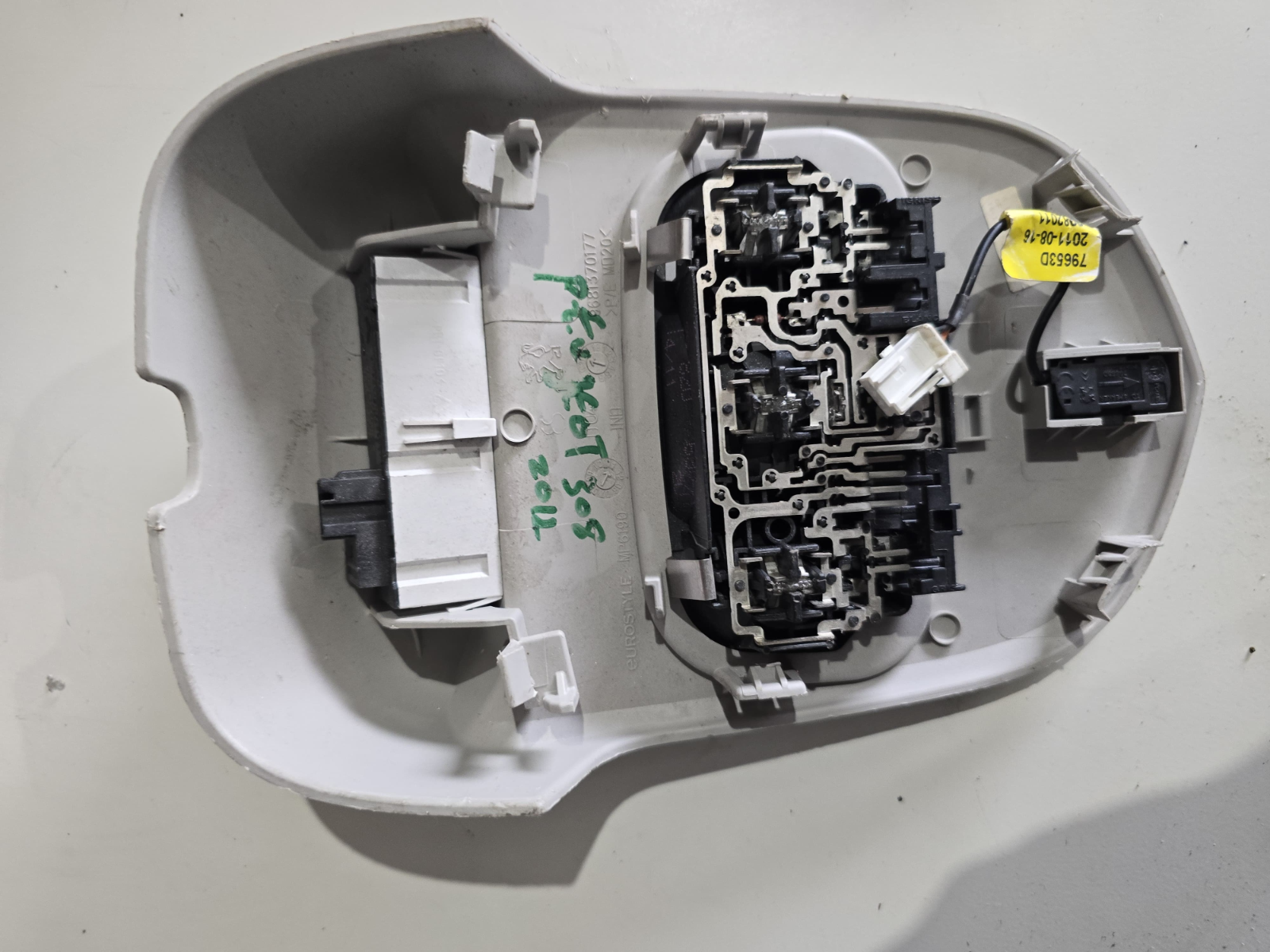 OEM Peugeot 308 2009 Interior Roof Reading Light 9681370177| Melbourne and Sydney