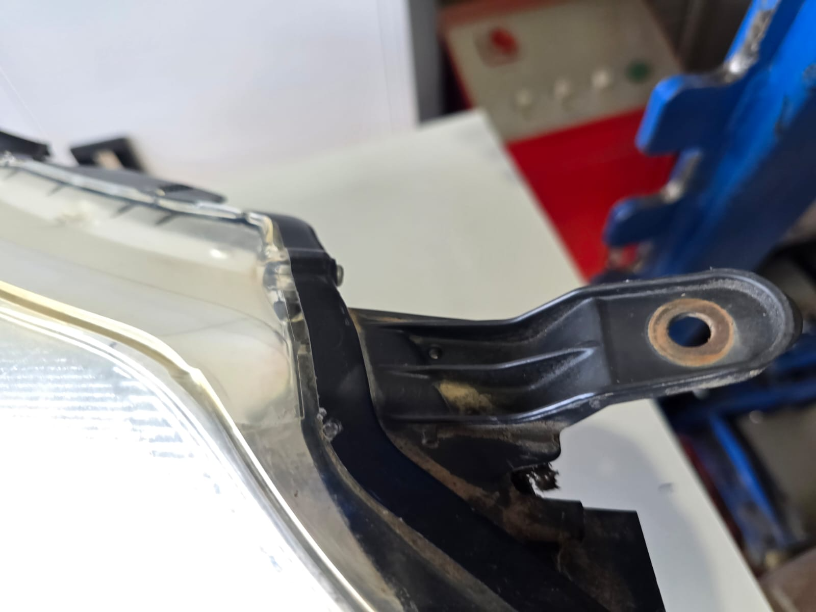 Used Toyota Yaris Hatchback 2012 Head Light Lamp Left Hand Side| Melbourne and Sydney