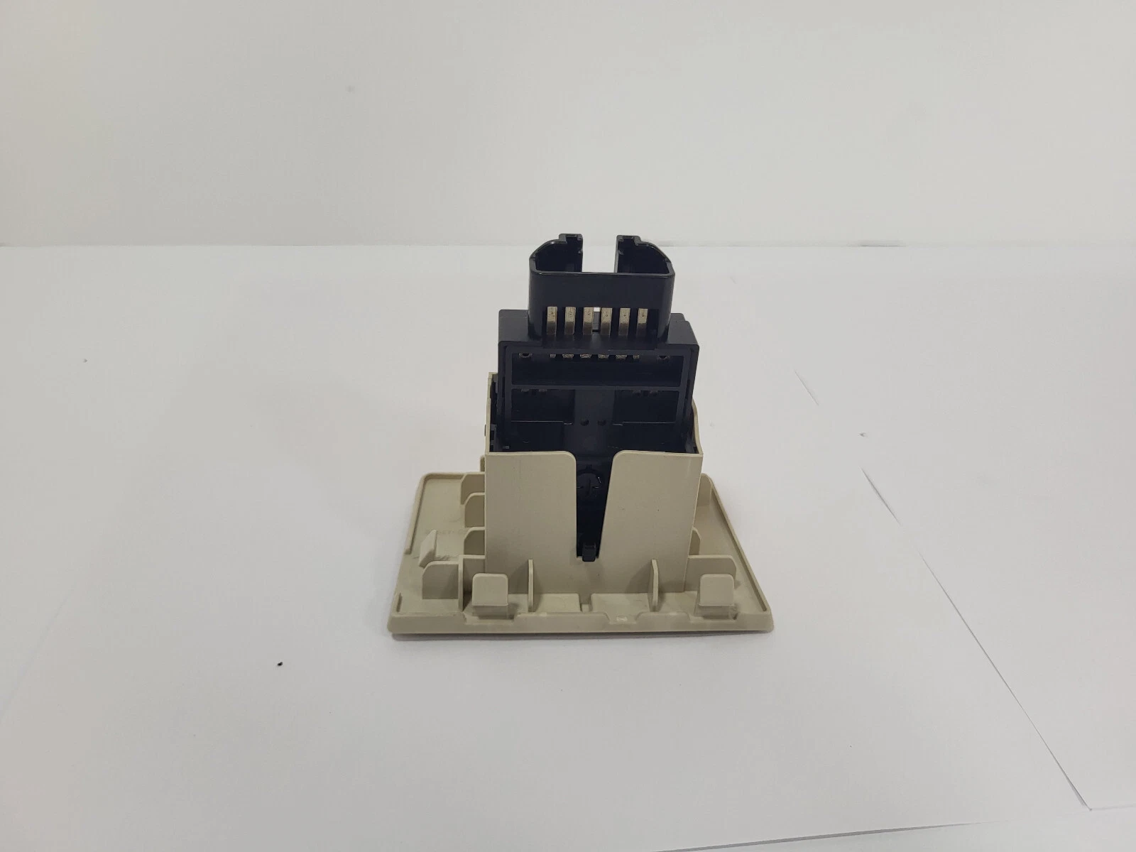 OEM LEXUS IS250 IS350 2007-2012,FUEL FILLER DOOR & TRUNK LID OPEN RELEASE SWITCH| Melbourne and Sydney