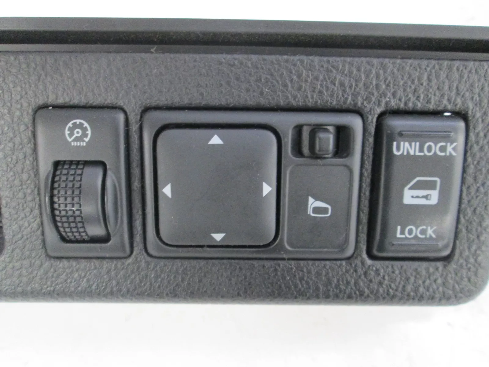 OEM NISSAN TIIDA C11 06-2013 LWR,DOOR LOCK & MIRROR ADJUSTMENT SWITCH| Melbourne and Sydney