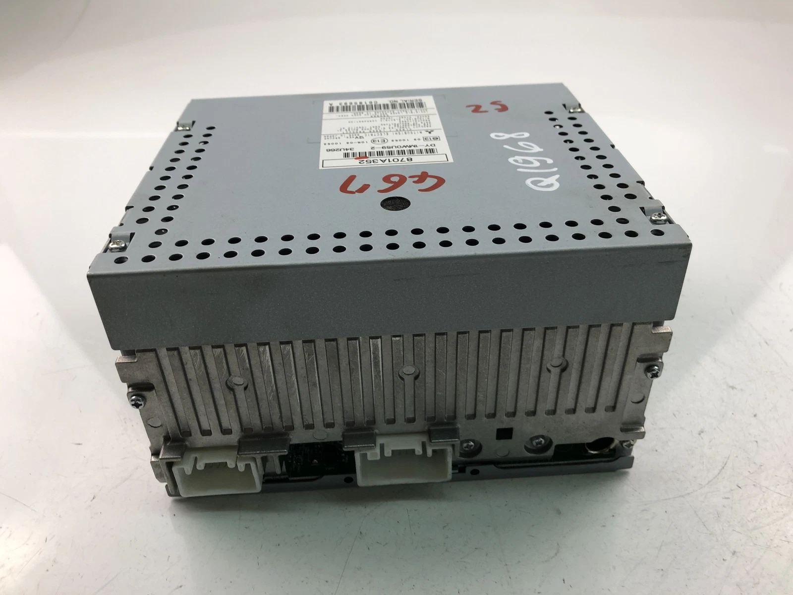 USED OEM 2008 + Mitsubishi Outlander CD RADIO CONTROL 8701A352| Melbourne and Sydney