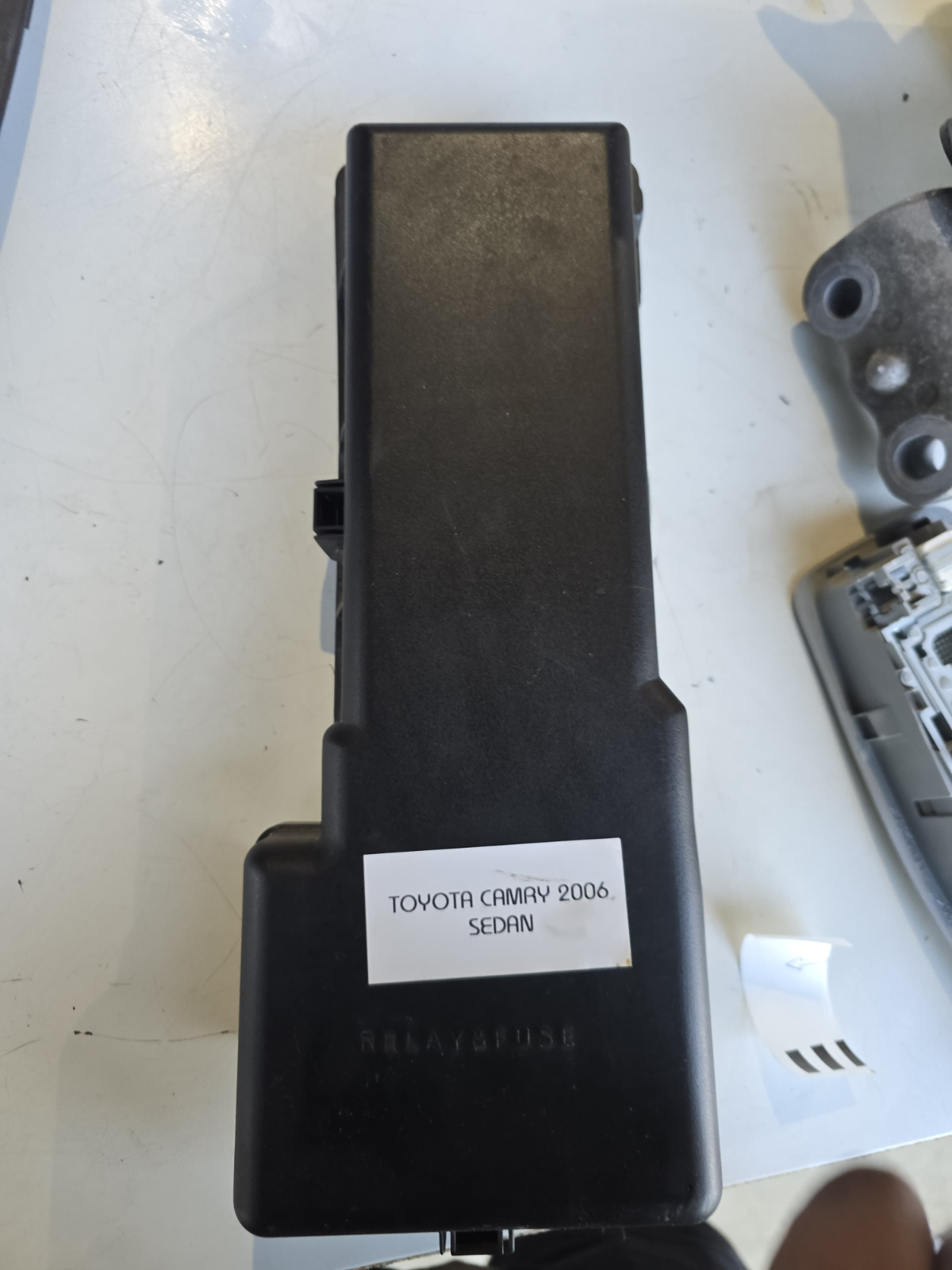 TOYOTA CAMRY/AURION CONSOLE GCV40R,FUSE BOX RELAY, 2006-12| Melbourne and Sydney
