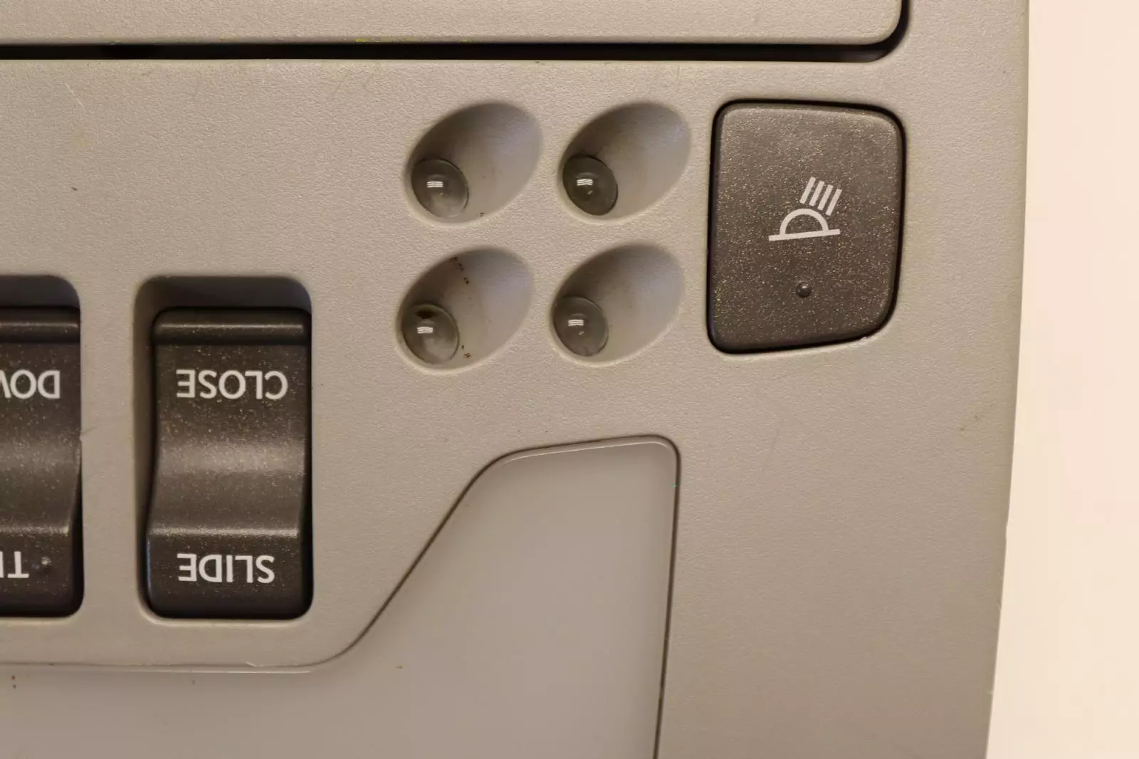 USED OEM LEXUS IS250/ IS250C,GSE20R OVERHEAD CONSOLE SUNROOF SWITCH DOME LIGHT| Melbourne and Sydney