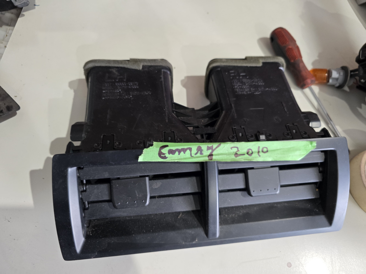 USED OEM Toyota Camry 2010 AC VENT| Melbourne and Sydney