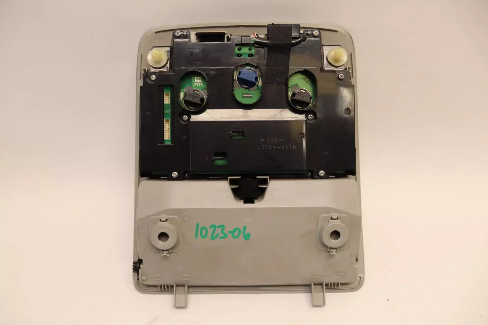 USED OEM LEXUS IS250/ IS250C,GSE20R OVERHEAD CONSOLE SUNROOF SWITCH DOME LIGHT| Melbourne and Sydney