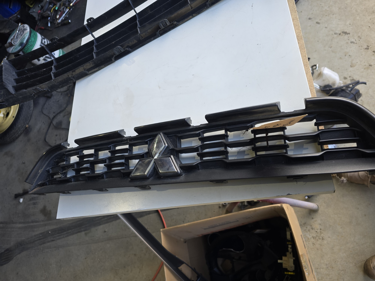 Mitsubishi ASX 2014 Front Upper Grille| Melbourne and Sydney