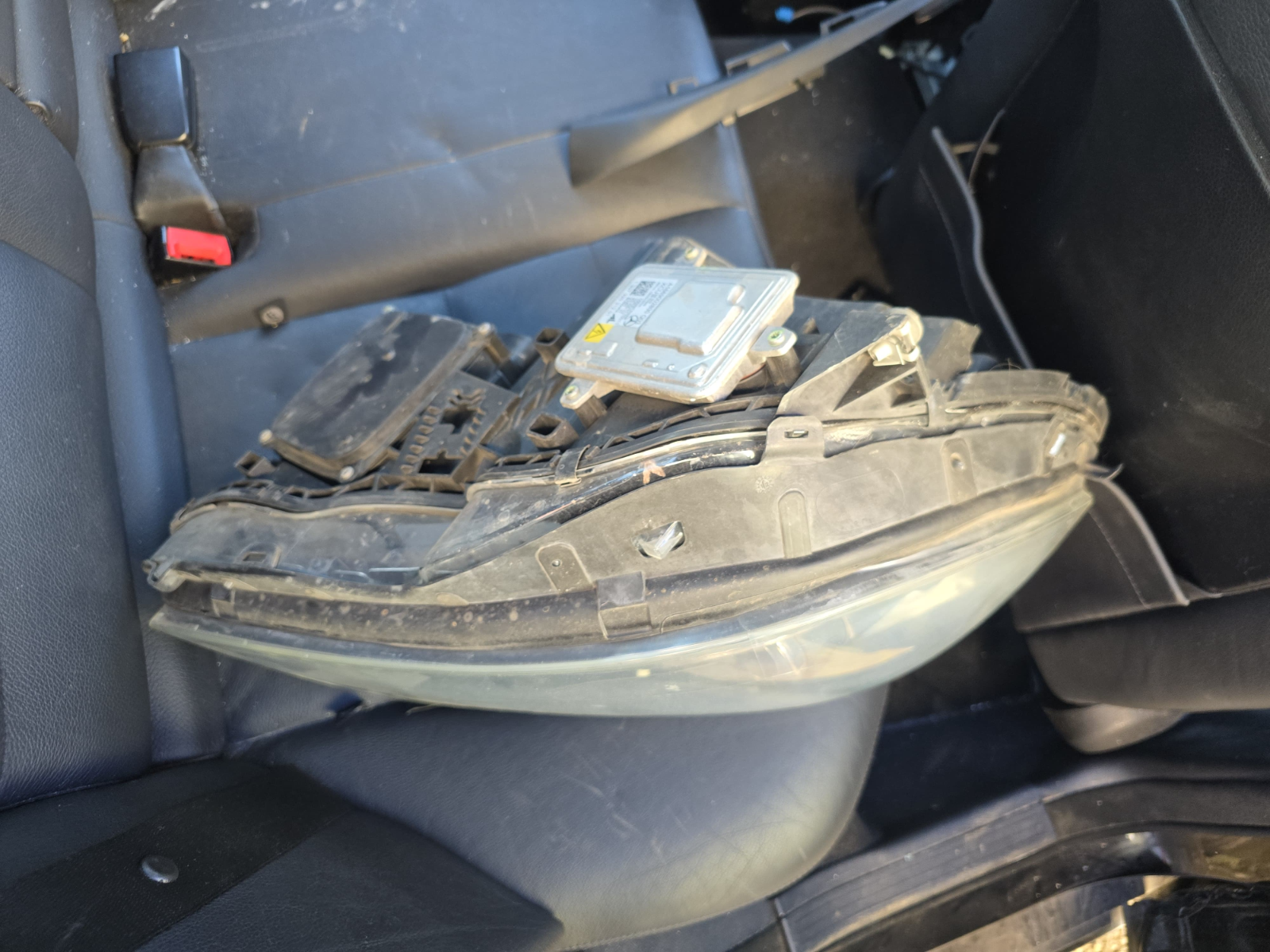 Used Mercedes Benz C250 2011-2013 Headlight Right| Melbourne and Sydney
