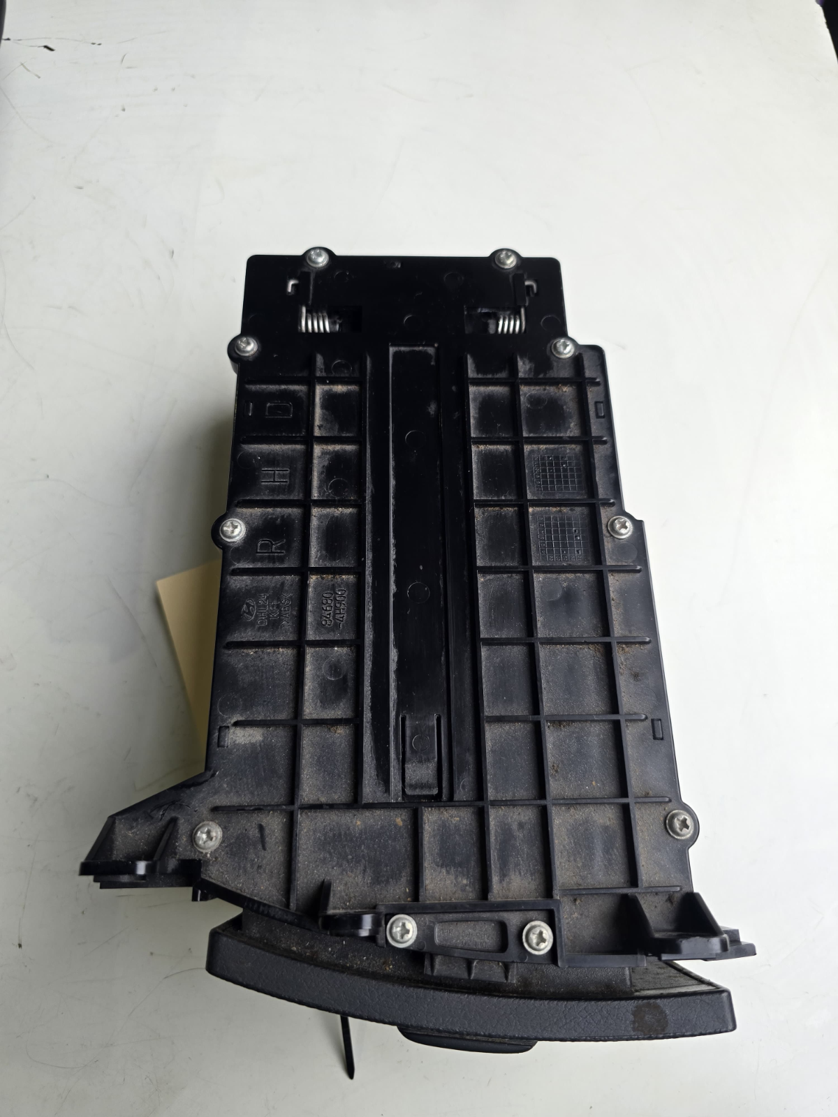 USED OEM 2008 + Mitsubishi Outlander Centre Console unit| Melbourne and Sydney